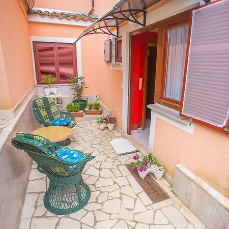 One-bedroom In Porec/istrien 9925 Apartment *