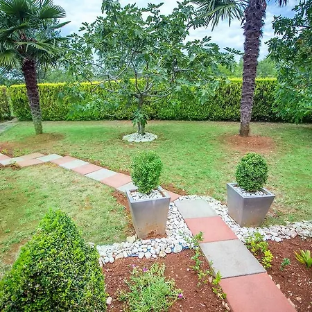 아파트 One-bedroom In Porec/istrien 9925