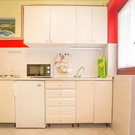 One-bedroom In Porec/istrien 9925 *